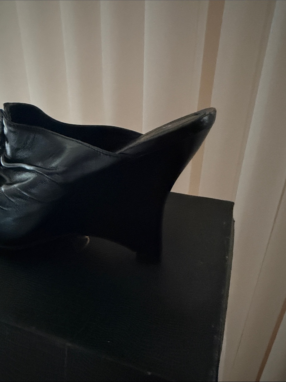 BootQueen Wedges - Picture 3 of 5